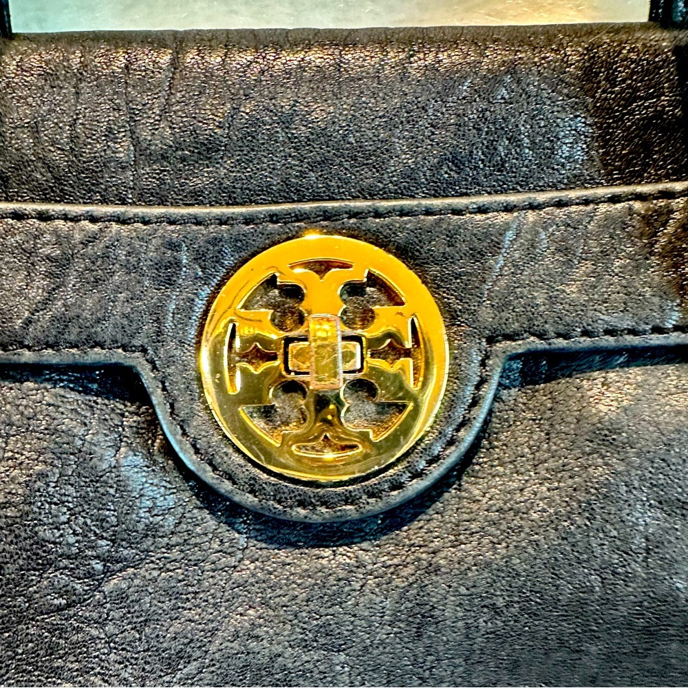 ❌SOLD❌TORY BURCH VINTAGE SLING HOBO BAG - Picture 8 of 15